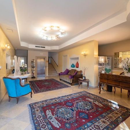 Albergo Minuetto アドリア エクステリア 写真