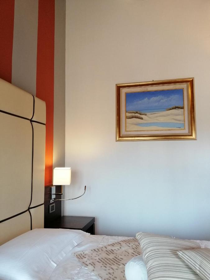 Albergo Minuetto アドリア エクステリア 写真