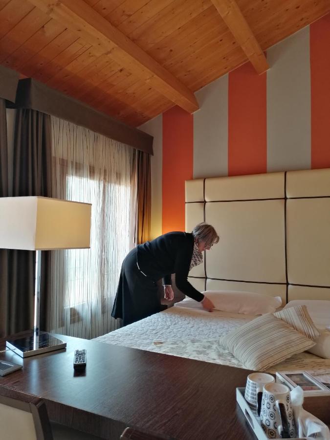 Albergo Minuetto アドリア エクステリア 写真