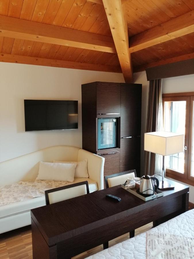 Albergo Minuetto アドリア エクステリア 写真