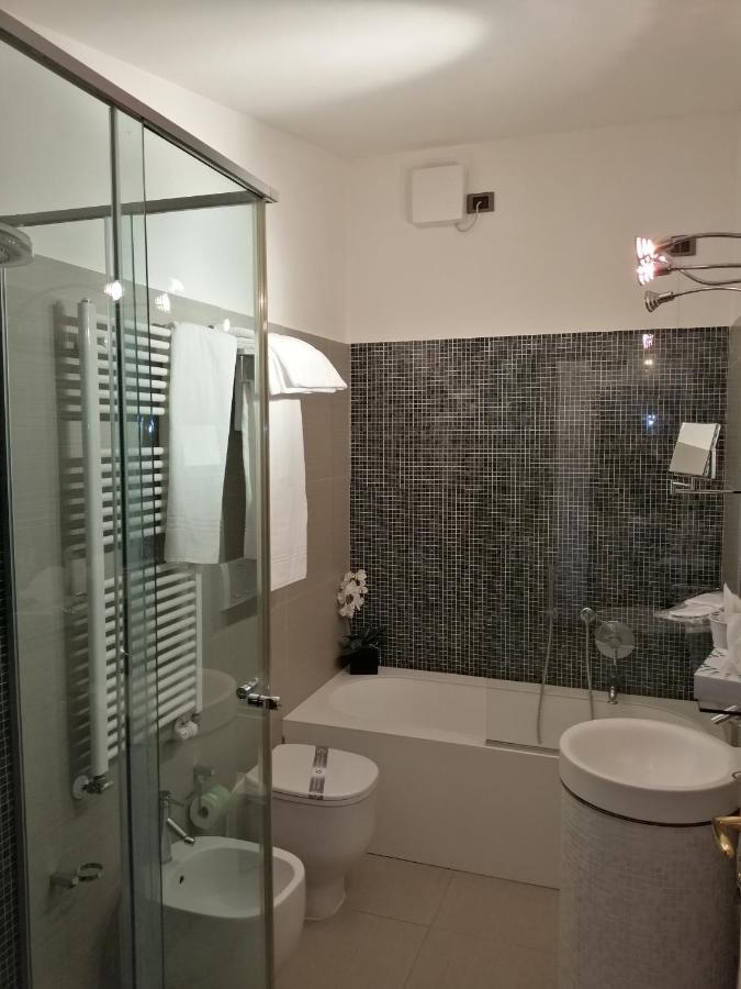 Albergo Minuetto アドリア エクステリア 写真