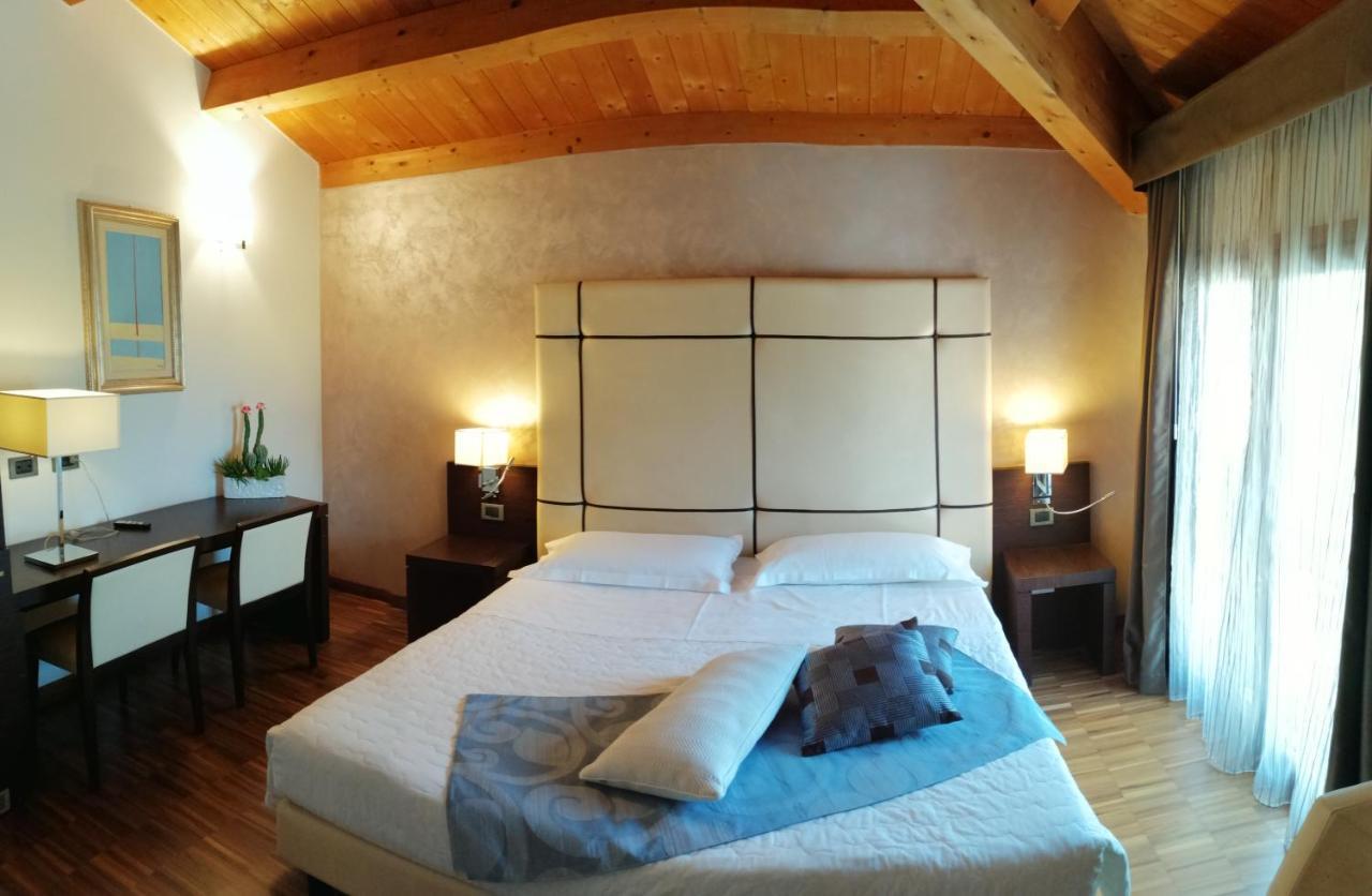 Albergo Minuetto アドリア エクステリア 写真