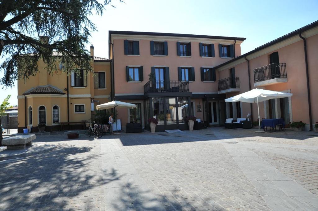 Albergo Minuetto アドリア エクステリア 写真